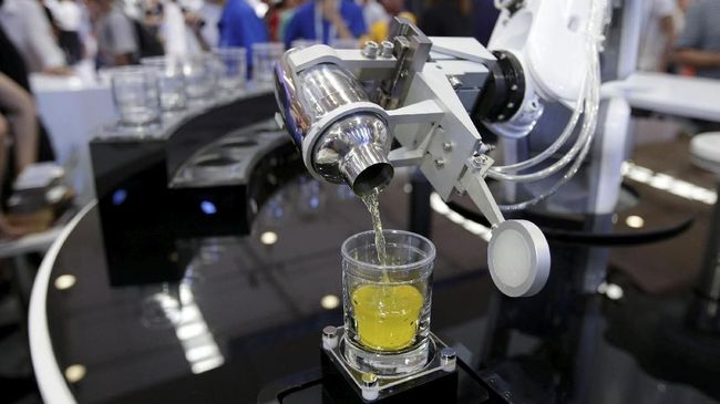 Robot Peracik Koktail Di Praha
