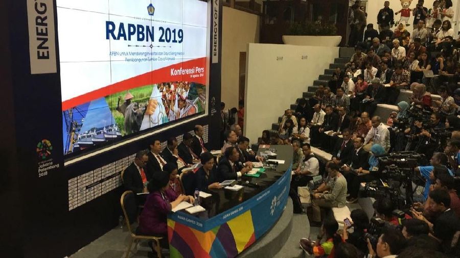 Menkeu Sri Mulyani memaparkan bahwa utang RI masih dalam posisi aman.