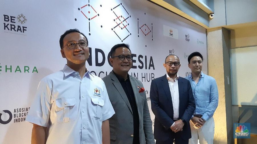 CAD melebar karena defisit migas yang tidak diselesaikan pemerintah.