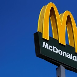 Geger 1 Orang Meninggal Setelah Makan Burger McD, Kena Penyakit Ini