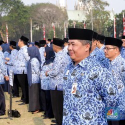 Jokowi Serahkan Komitmen Kenaikan Gaji PNS ke Prabowo
