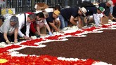 Festival itu dimulai sejak 1971. Saat pemerintah kota Brussels kepincut dengan festival merangkai bunga di Provinsi Flanders. (REUTERS/Yves Herman).