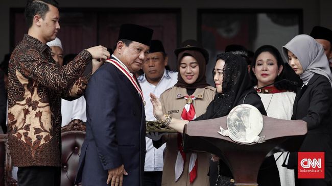 Prabowo Subianto Raih The Star of Soekarno di HUT ke-73 RI