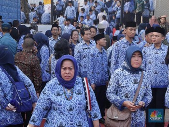 Bu Menkeu, THR dan Gaji ke-13 PNS Bisa Dorong Ekonomi Lho...!