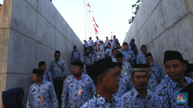 THR PNS Bebas Pajak, Kok Bisa?