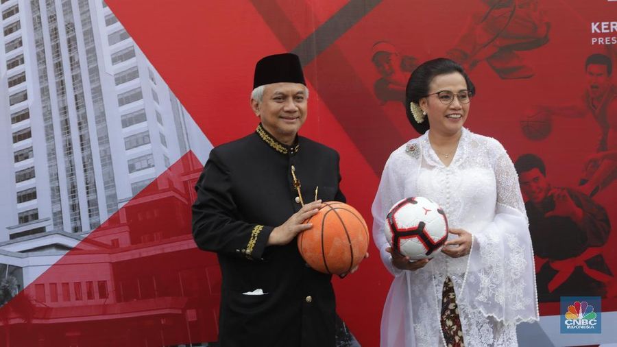 Menteri Keuangan Sri Mulyani menjadi inspektur dalam upacara memperingati HUT RI ke-73.