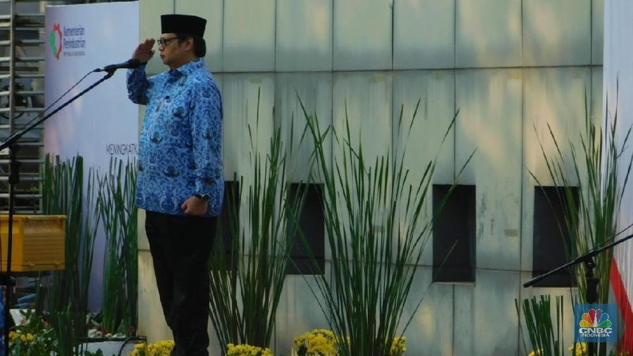 Menteri Perindustrian, Airlangga Hartarto, mengatakan impor bahan baku masih dibutuhkan untuk produksi di dalam negeri.