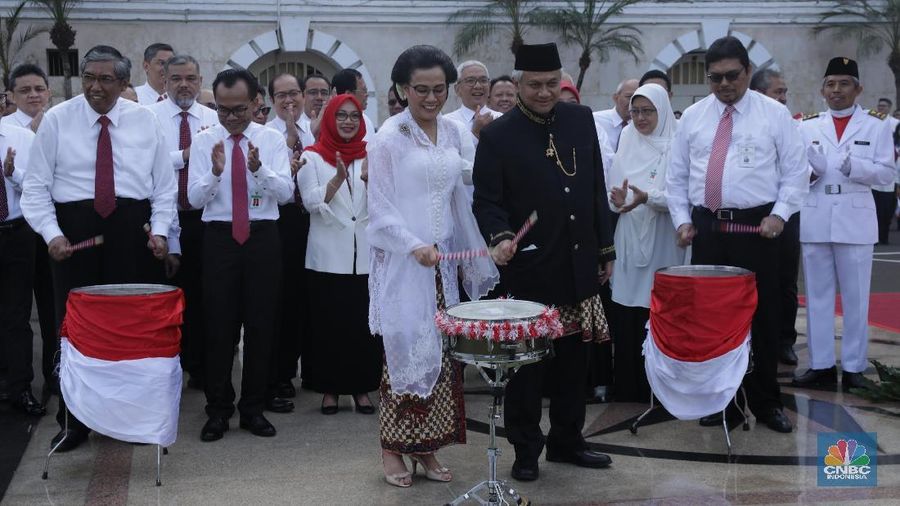 Upacara tersebut diikuti oleh semua jajaran Kementerian Keuangan.