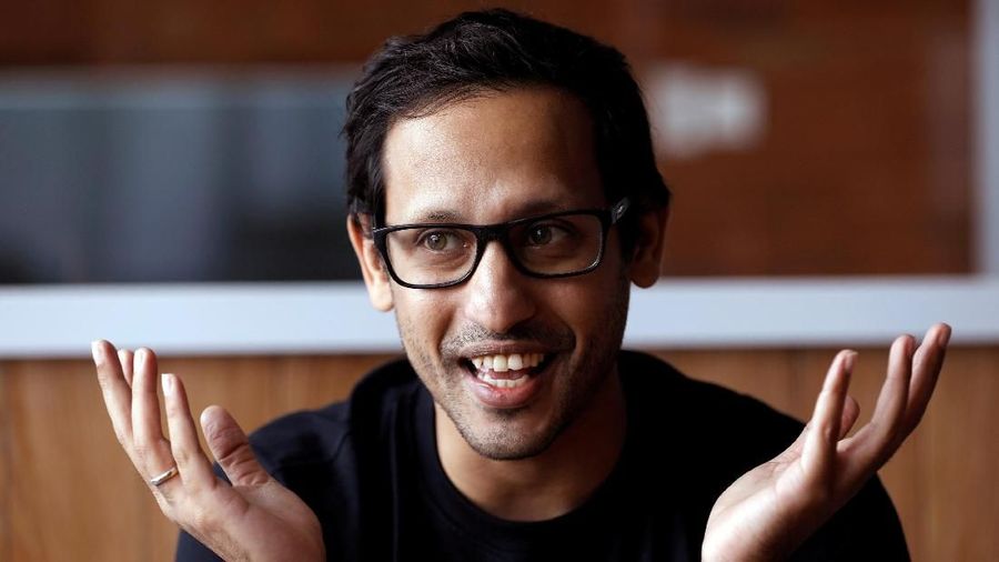 Nadiem Makarim, founder of the Indonesian ride-hailing and online payment firm Go-Jek speaks with Reuters during an interview at the Go-Jek offices in Jakarta, Indonesia, August 15, 2018. REUTERS/Darren Whiteside