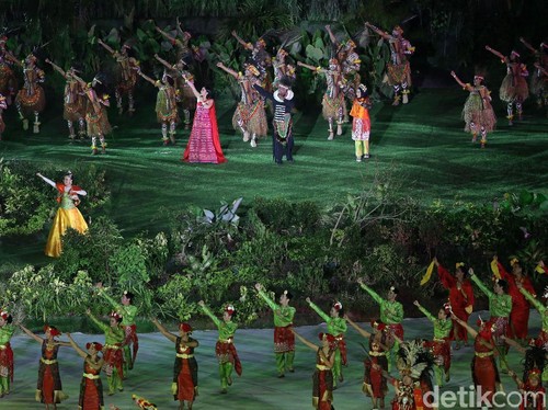 Foto: Adu Gaya Artis di Pembukaan Asian Games 2018 yang Spektakuler