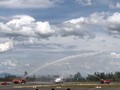 Meriam Air Sambut Penerbangan Bersejarah di Danau Toba