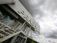 Jual Kaus Oblong Senilai Rp 5 Juta, Prada Dikritik Warganet