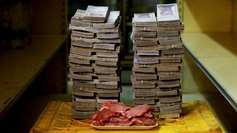 Semakin parahnya krisis ekonomi di Venezuela mengakibatkan barang kebutuhan pokok dihargai hingga jutaan Bolivar.