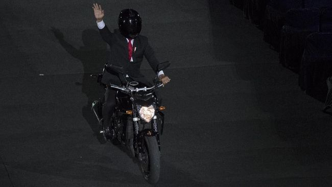 Pakai Stuntman, Ketum PPP Sebut Jokowi Setara Jackie Chan