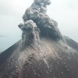 Gunung Anak Krakatau Erupsi, Suara Dentuman Tak Terdengar