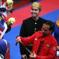 Jaket Merah Jokowi di Asian Games Jadi Viral, Ini Harganya