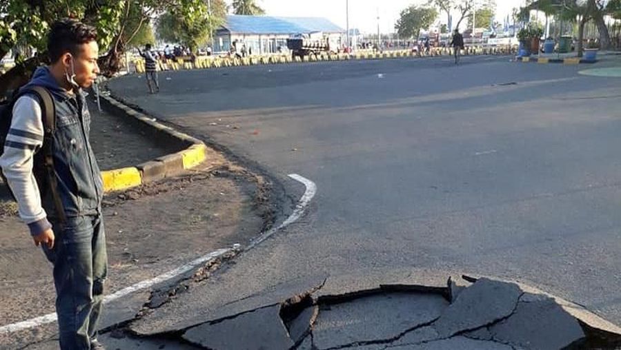 10 orang meninggal dunia akibat gempa 6,9 SR.