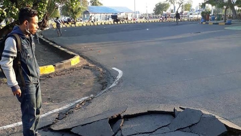 10 orang meninggal dunia akibat gempa 6,9 SR.