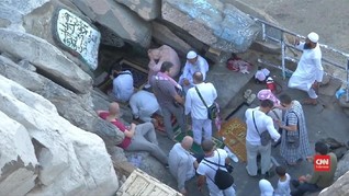 VIDEO: Musim Haji, Gua Hira Dibanjiri Pengunjung