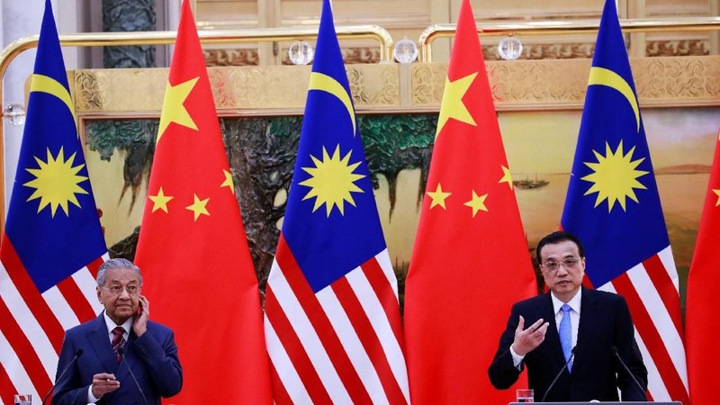 Mahathir berharap China akan membantu menyelesaikan 'masalah fiskal internal' Malaysia.