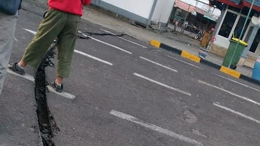 10 orang meninggal dunia akibat gempa 6,9 SR.