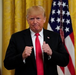 Pemecatan Trump Akan Picu Revolusi, Kehancuran Ekonomi