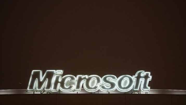 FILE PHOTO: A view shows the logo of Microsoft company on the roof of an office building in Moscow, Russia January 15, 2018.  REUTERS/Sergei Karpukhin/File Photo