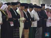 Simak Tata Cara & Niat Salat Idul Adha: Arab, Latin, Artinya