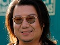 Belum Wamil, Penulis Crazy Rich Asians Diburu Polisi