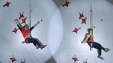 Di babak semifinal lainnya yang juga mempertemukan Indonesia vs China, Puji Lestari sukses mengalahkan Song Yiling dengan waktu 7,84 detik. (REUTERS/Edgar Su)