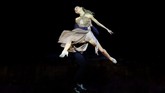 Tahun ini Argentina mengalahkan 40 pasangan penari tango dari berbagai negara, termasuk Spanyol, Kolombia, Italia, bahkan Rusia yang berkompetisi dalam ajang itu. (REUTERS/Marcos Brindicci)