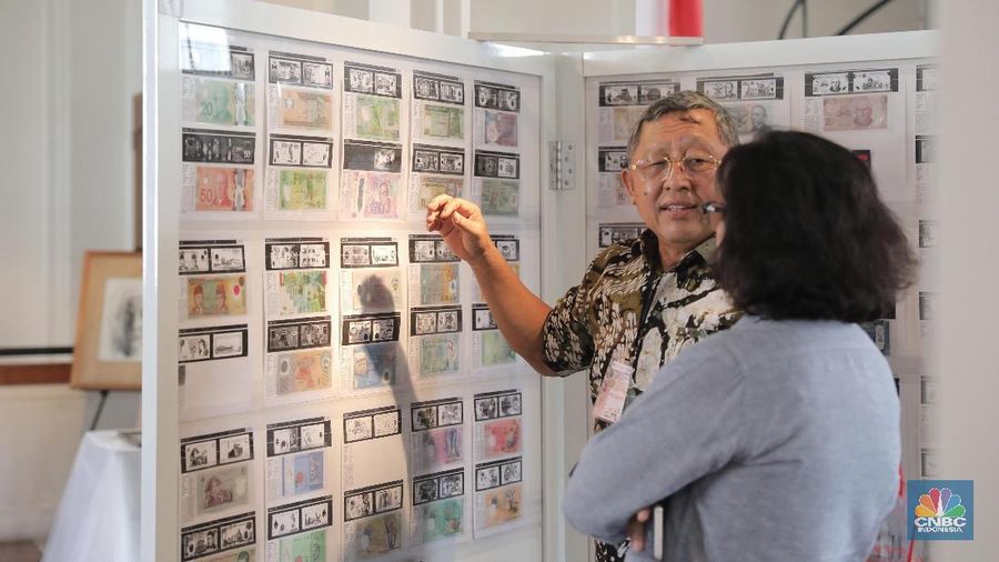 Mengintip pekan numismatik di Bank Indonesia, sambil jelajah bentuk uang dari zaman ke zaman. Baik milik RI maupun negara lain.
