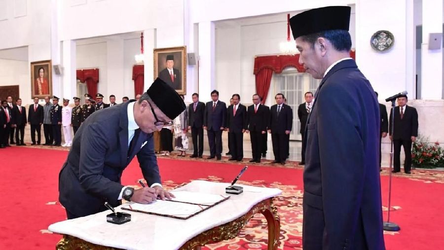 Agus Gumiwang dilantik sebagai Menteri Sosial menggantikan Idrus Marham.