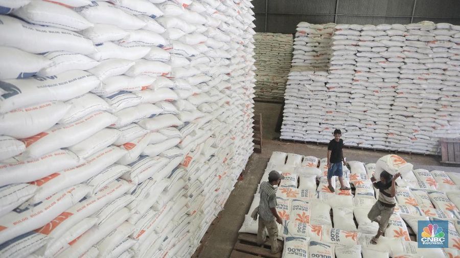 Menteri Perdagangan dan Direktur Utama Bulog berbeda pendapat soal impor beras.