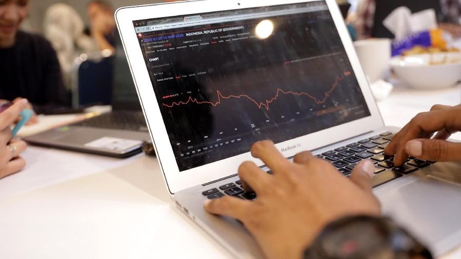 Penguatan harga surat berharga negara (SBN) tercermin dari empat seri acuan (benchmark) yang sekaligus mengangkat/menurunkan tingkat imbal hasilnya (yield).