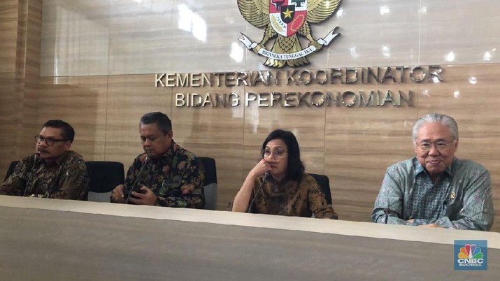 Demi Rupiah, PPh Impor 900 Barang Konsumsi Dikaji Ulang! Pemerintah tengah membahas kemampuan industri dalam negeri untuk mensubsitusi barang impor tersebut.