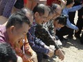 Melepaskan Tukik-tukik ke Laut di Sanur Village Festival