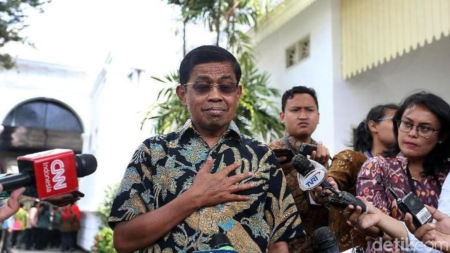 Idrus Marham resmi mundur dari posisi Menteri Sosial. Alasannya, ia ingin fokus menghadapi kasus hukum yang membelitnya kini.