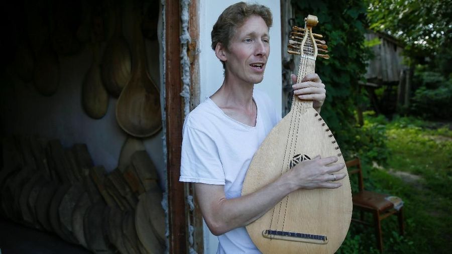 Lagu-lagu dengan alat musik Torbal tersebut sempat populer di abad ke-15.