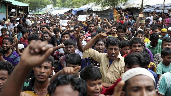 Ogah ke Myanmar, Ratusan Rohingya Unjuk Rasa di Bangladesh