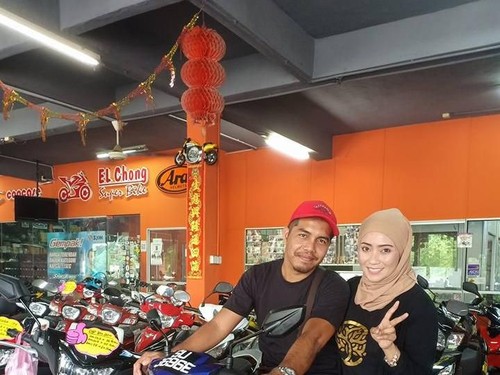 Ulang Tahun Pernikahan, Aksi Romantis Istri untuk Suaminya Ini Jadi Viral Ulang Tahun Pernikahan, Aksi Romantis Istri untuk Suaminya Ini Jadi Viral