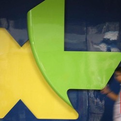 Komisaris XL Axiata David Robert Dean Resign