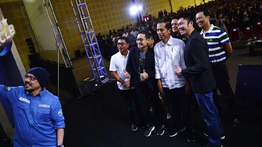 Jokowi memberikan tips memulai bisnis bagi milenial yang ingin menjadi wirausahawan muda.