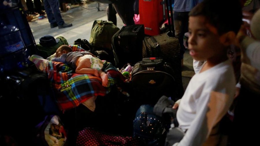 PBB memperkirakan 2,3 juta warga Venezuela telah telah keluar dari negaranya sejak 2014.