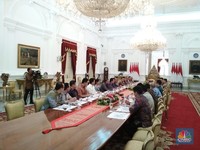 Rupiah Anjlok, Ini 3 Keluhan 'Konglomerat Junior' ke Jokowi