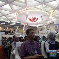 Cuaca Sedang Cerah, IHSG Menutup Pekan di Zona Hijau