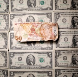 Piye Mr Erdogan, Lira Turki Lagi-lagi Nyungsep Paling Dalam