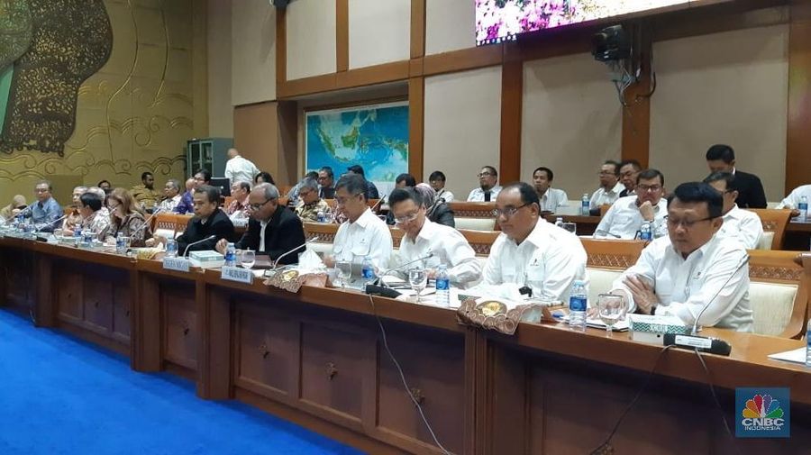Produksi migas RI tercatat terus turun sejak 2010