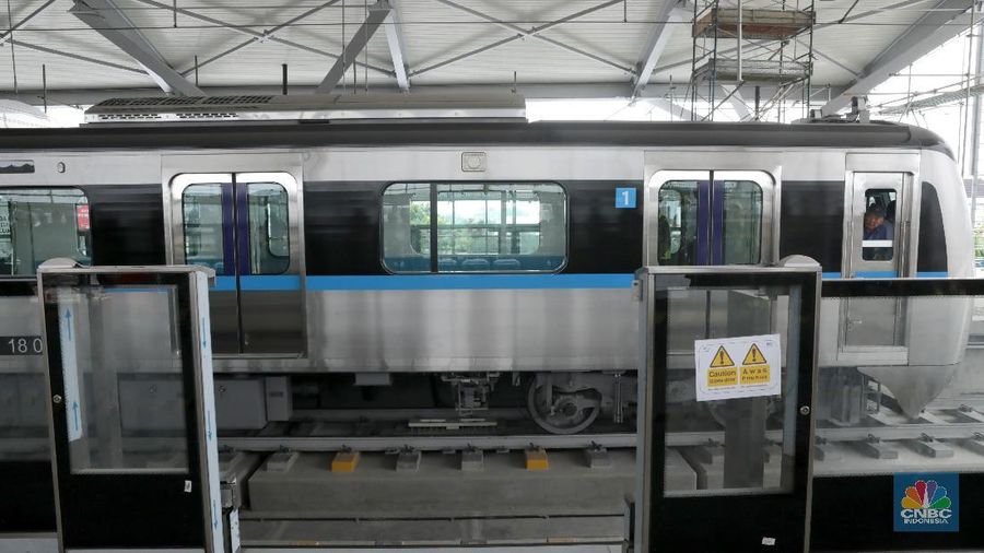 Saat ini kereta dioperasikan secara normal tanpa mengangkut penumpang.