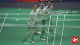 Jonatan Christie menang tiga gim atas Chou Tien Chen 21-18, 20-22, dan 21-15 pada laga final di Istora Senayan. (CNN Indonesia/Adhi Wicaksono)